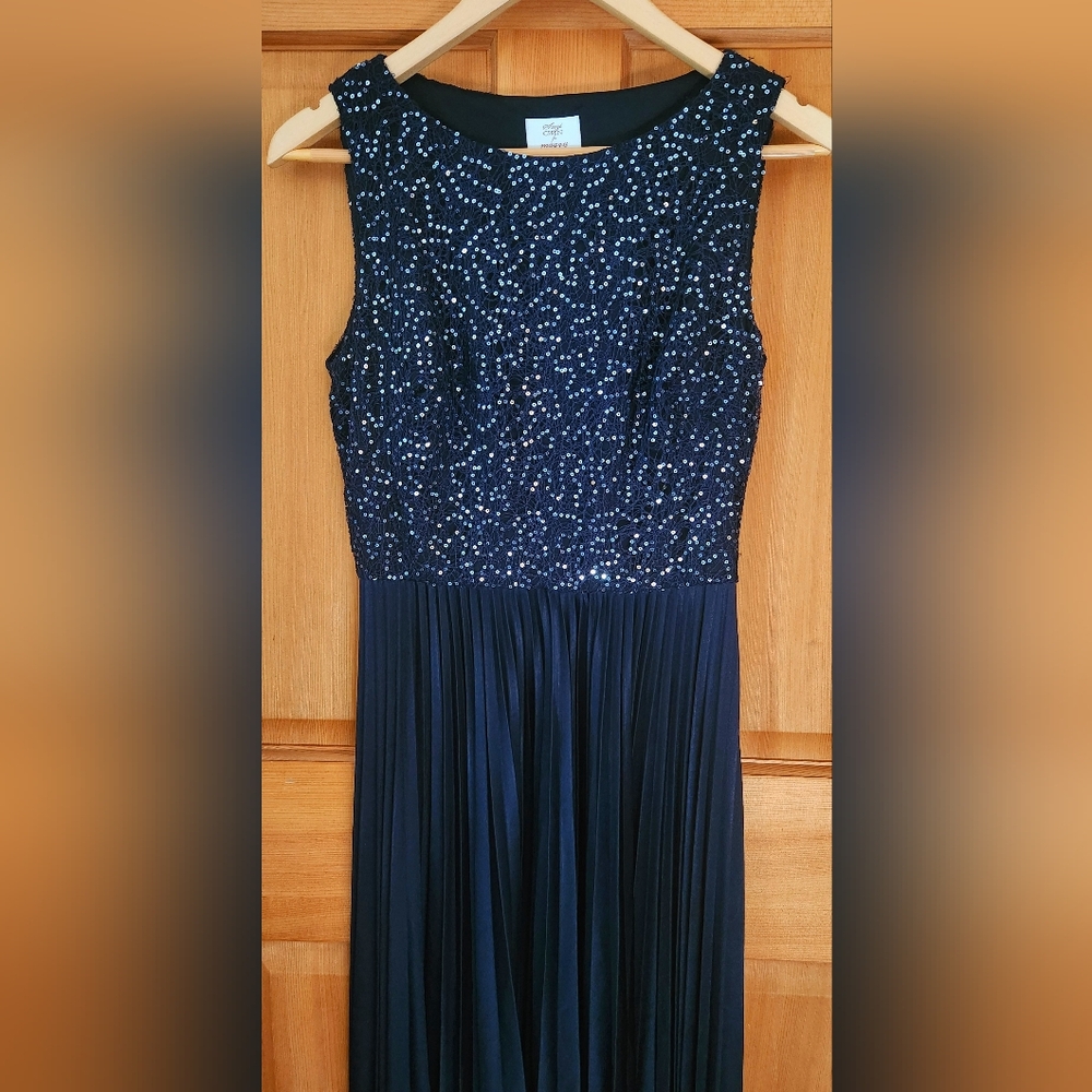 Elegant Navy Blue Sleeveless Dress